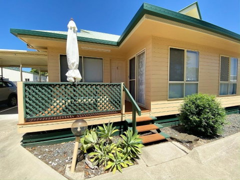 San Marco Villa 4 - Burrum Heads- Beachfront- 2BR - Pool- Aircon - Accommodation Broome 0