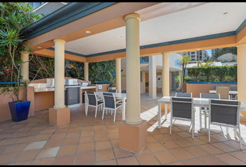 San Mateo On Broadbeach - Accommodation Broome 1