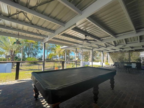 Sand N Sea - Burrum Heads- Beachfront- 4BR- Aircon -Pets Welcome - Accommodation Broome 0