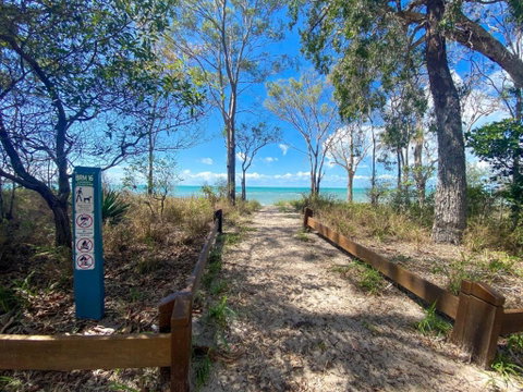 Sand N Sea - Burrum Heads- Beachfront- 4BR- Aircon -Pets Welcome - Accommodation Broome 2