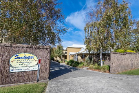 Sandpiper 5 - Close To Town And Beach - Accommodation Broome 1