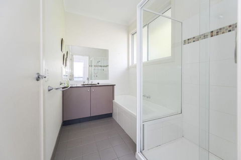 Sandpiper 5 - Close To Town And Beach - Accommodation Broome 3