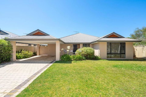 Sandpiper House - Family & Pet Friendly - Accommodation Broome 0