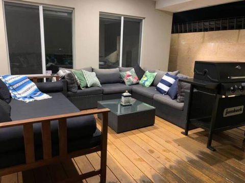 Sandpiper Island Tranquil Waterfront Views & Jetty - Accommodation Broome 3