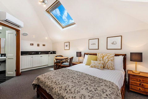 Sandstone Suites - In The Heart Of Port Fairy - Accommodation Broome 0