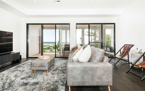 SEA FOR MILES At Semaphore To Relax & Unwind - Accommodation Broome 0