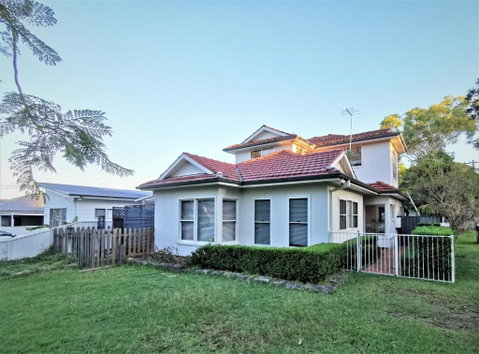 Sydney Meets Miranda, Comfy 4 Bedrooms Corner House - Accommodation Broome 1