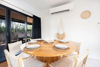 The Beachwood Nest with Accommodation Broome