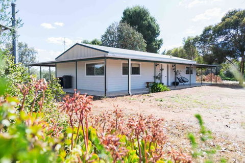 The Bungalow Cottage - Accommodation Broome 3