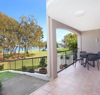 Beachport 14 - 2 BDRM Apt with Canal Views on Parkyn Pde - Accommodation Broome
