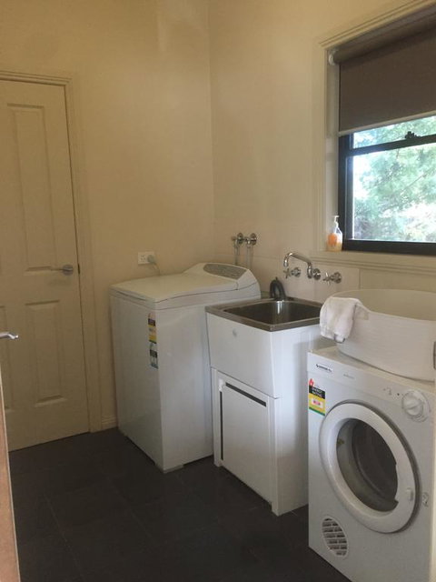 Bennett House Horsham - Accommodation Broome 2