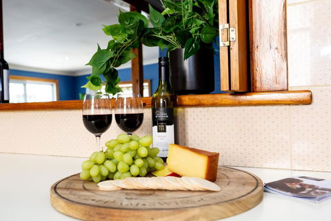 Best Central House - SLEEPS 11 !! - Accommodation Broome 3