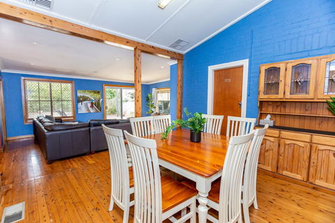 Best Central House - SLEEPS 11 !! - Accommodation Broome 0