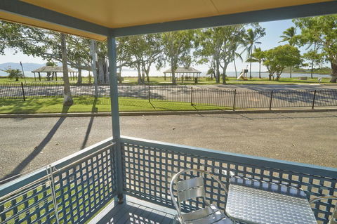 BIG4 Rowes Bay Beachfront Holiday Park - Accommodation Broome 2