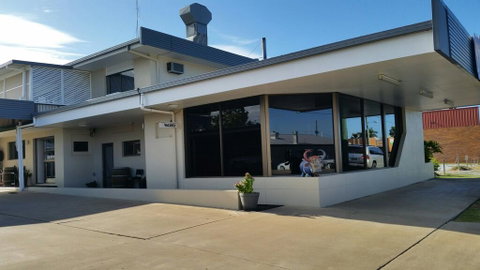 Biloela Centre Motel & Steakhouse Restaurant - Accommodation Broome 0