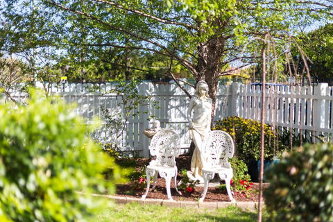 BIRCHES B&B - Accommodation Broome 2