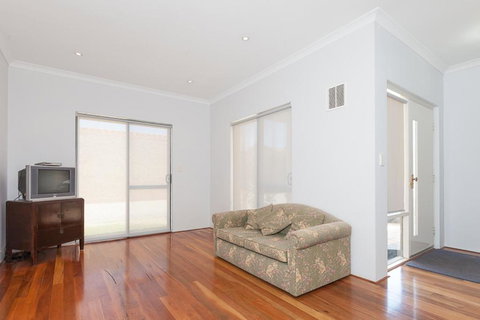 The Lane, Doubleview - Accommodation Broome 1