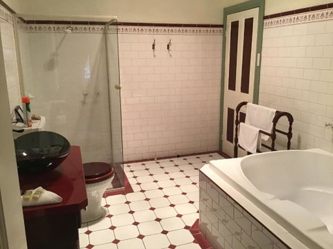 The OldDevonshire House - Accommodation Broome 3