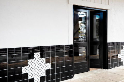 The Royal Hotel, Drouin - Accommodation Broome 3