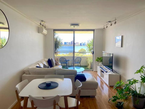 The Swan - Park & River Views Next To Perth Zoo - Accommodation Broome 2