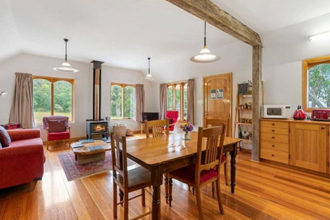 Wine Loft - Cosy Country Retreat With Ocean Views - Accommodation Broome 1