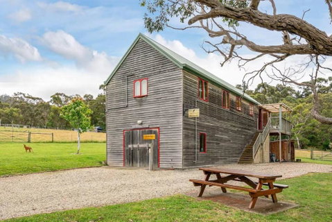 Wine Loft - Cosy Country Retreat With Ocean Views - Accommodation Broome 0