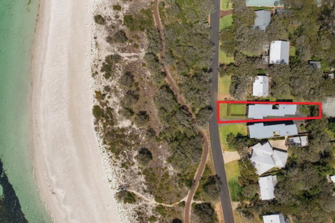XYZ Holiday Home - Accommodation Broome 0