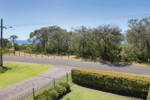 XYZ Holiday Home - Accommodation Broome 2