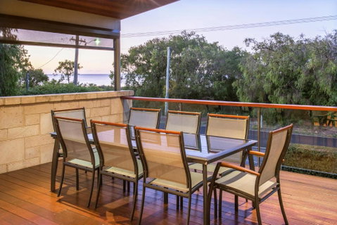 XYZ Holiday Home - Accommodation Broome 3