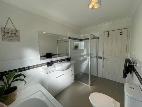 Yass Valley Stays - Convenient & Comfortable - Accommodation Broome 3