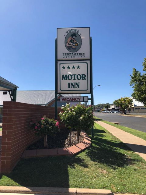 Young Federation Motor Inn And Services Club - Accommodation Broome 1