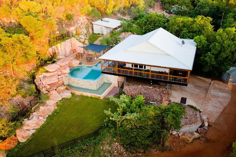 Giant Tides Tour - Cygnet Bay Pearl Farm - Accommodation Broome 5