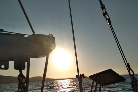 Townsville Small Group Early Morning Sailing Cruise Boat Tour Charter Hire - Accommodation Broome 5