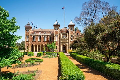 Perth Scavenger Hunt: Perched On A Swan - Accommodation Broome 0