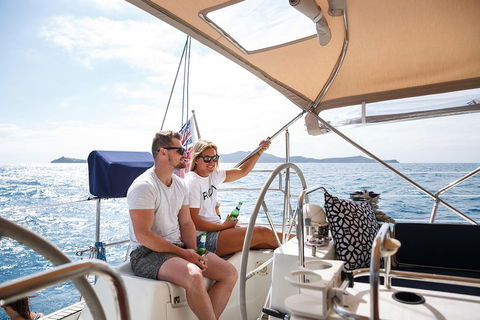 1-Night Whitsundays Private Charter Aboard Cruising Yacht Milady - Accommodation Broome 3